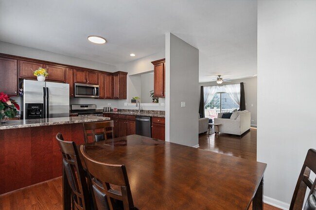 Foto del edificio - 3460 Bradbury Cir