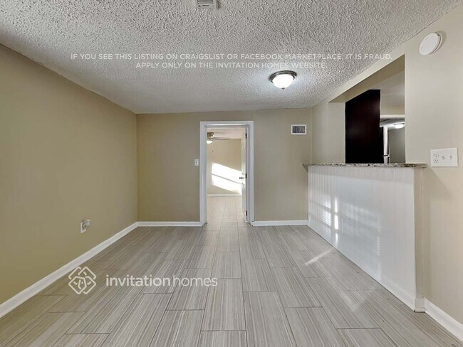 Foto del edificio - 8261 Greenleaf Cir