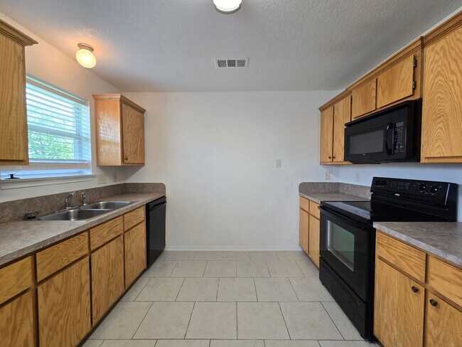 Building Photo - 3906 Kevin Shaw Dr