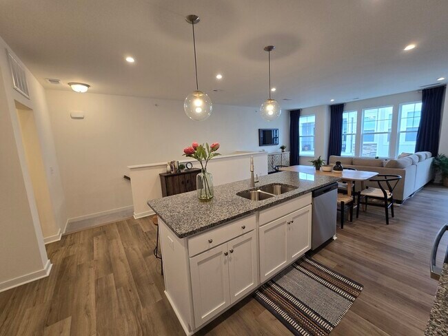 Foto del edificio - 3925 Maze Runner Dr