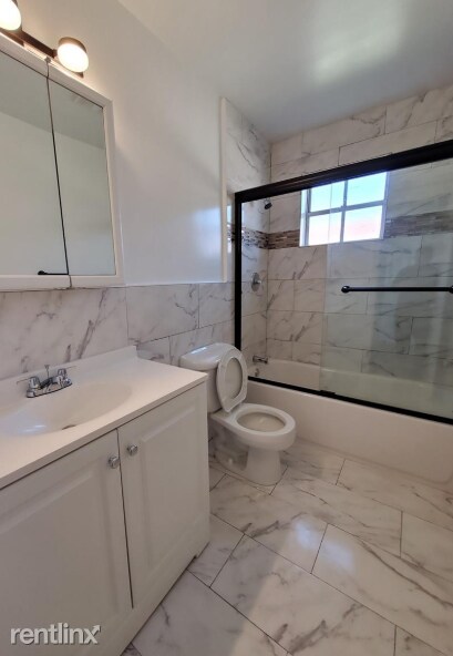 Building Photo - 2 br, 2 bath  - 8657 SW 5th St