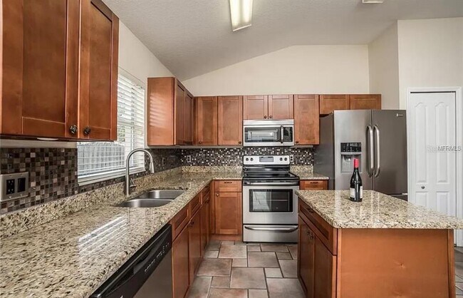 Building Photo - 1442 Lake Shore Ranch Dr