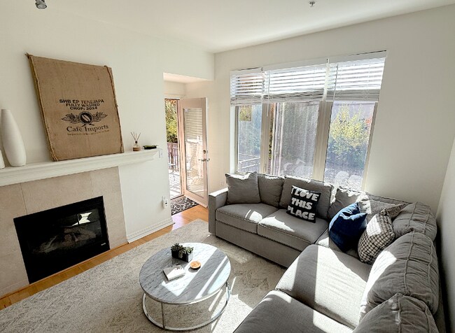 Foto del edificio - 2700 E Cherry Creek S Dr