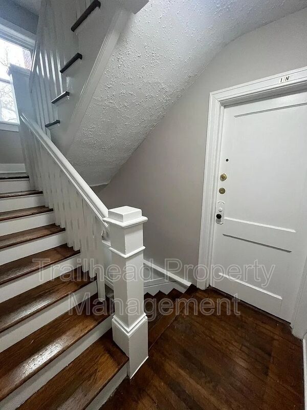 Building Photo - 4013 Charlotte St
