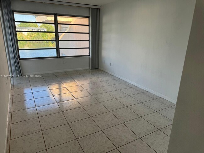 Foto del edificio - 1304 NE 191st St