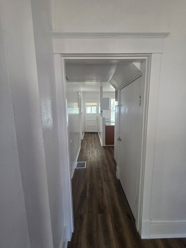 Foto del edificio - 1210 N Charles St