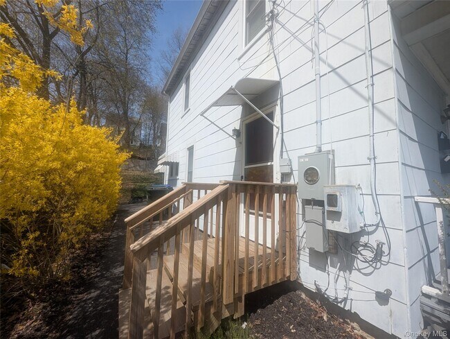 Building Photo - 84 Orange Ave