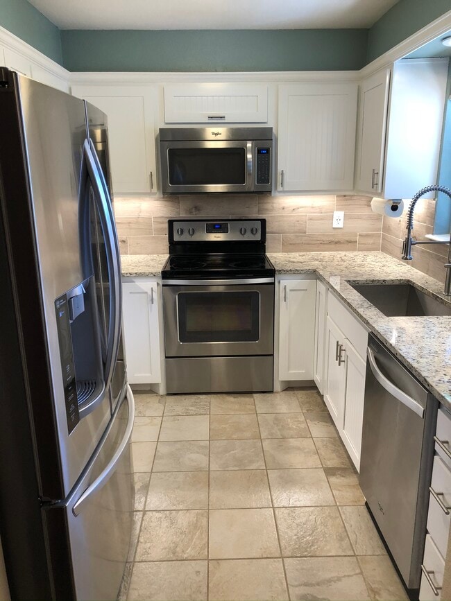 Building Photo - 1226 Amanda Dr