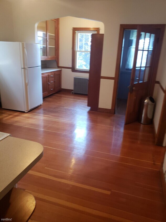 3 br, 1 bath - 49 Shannon St # 51 - 3 br, 1 bath  - 49 Shannon St # 51