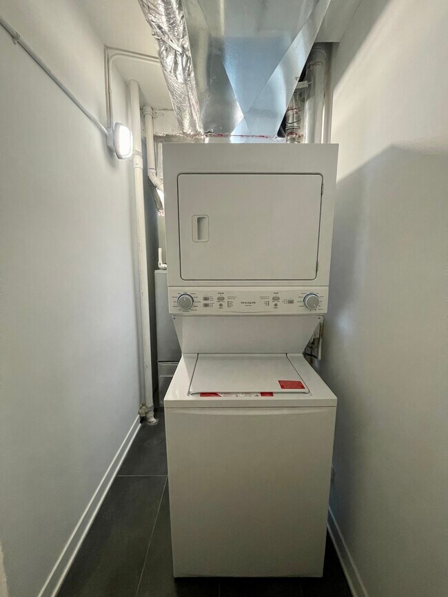 Foto del edificio - 3006 N Troy St