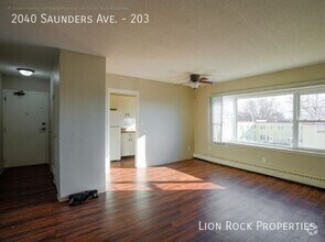 Building Photo - 2040 W Saunders Ave