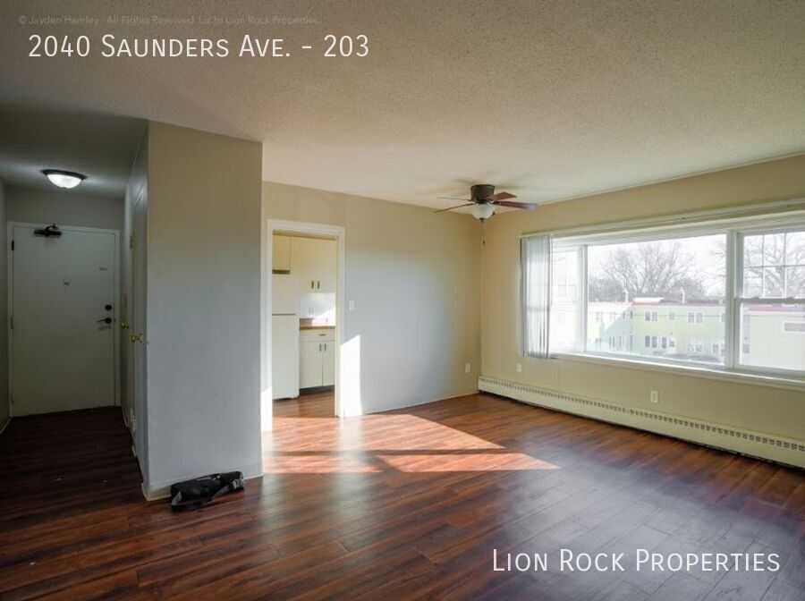 Primary Photo - 2040 W Saunders Ave