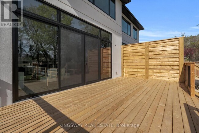 Photo du bâtiment - 17 Broadview Ave