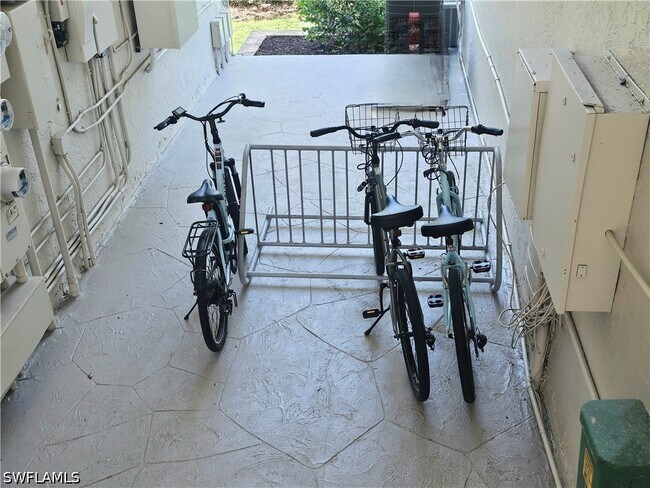 Foto del edificio - 3001 Sandpiper Bay Cir