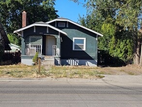 Building Photo - 2110 Adams Ave