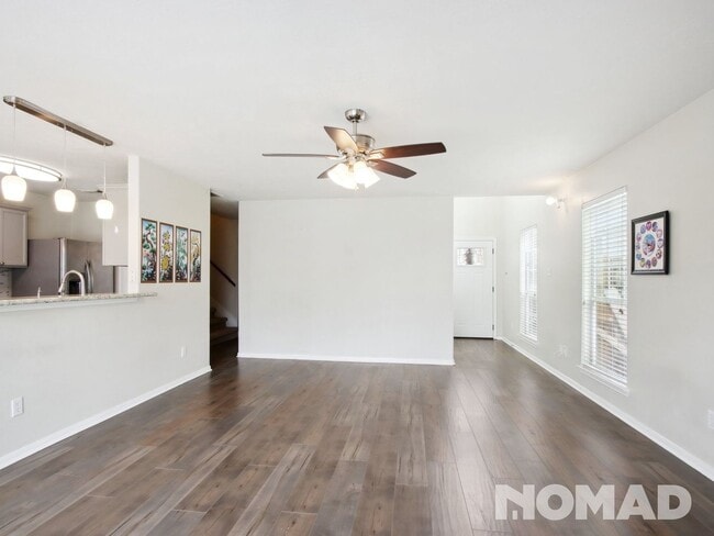 Building Photo - 14119 Maximos Dr