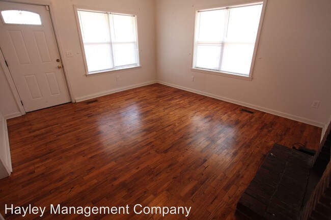 Foto del edificio - 1 br, 1 bath House - 213 Jeter Avenue