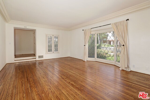 Building Photo - 10604 Wellworth Ave