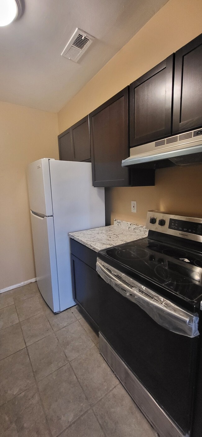 Foto del edificio - 1701 Fountain Rock Way