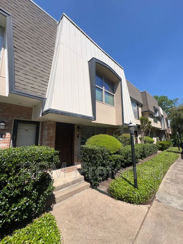 Primary Photo - 1805 Stoney Brook Dr
