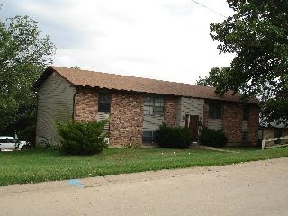 Primary Photo - 421 N 9th St