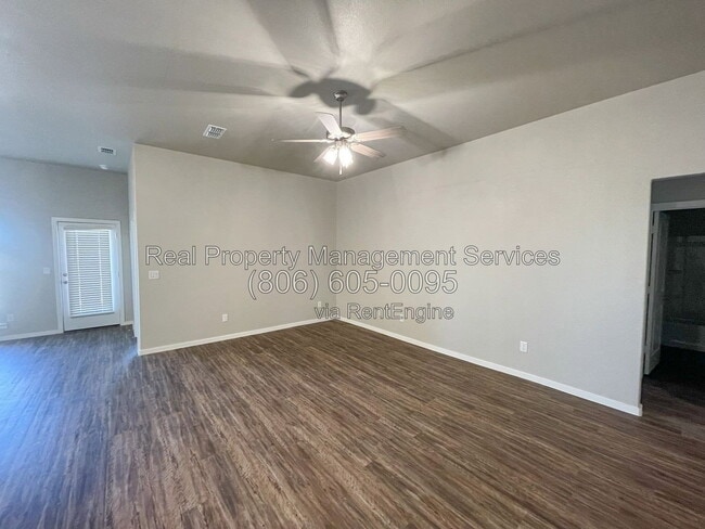 Foto del edificio - 2101 N Avenue L