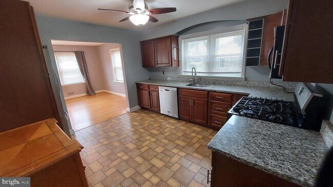Foto del edificio - 4005 St Johns Ln