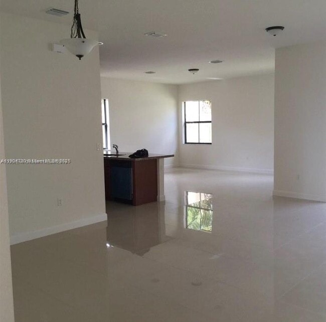 Building Photo - 14831 SW 33rd Terrace