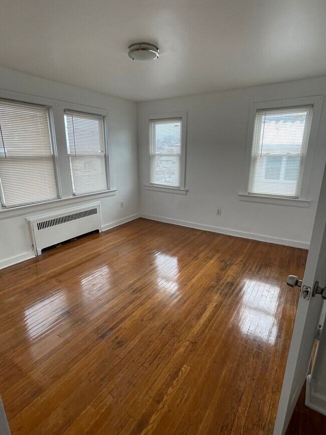 Building Photo - 447 Stuyvesant Ave