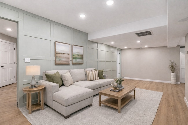 Gorgeous Newly Remodeled Home! - Gorgeous Newly Remodeled Home!