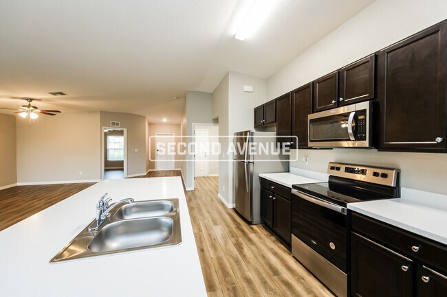 Foto del edificio - 4018 29th ST SW