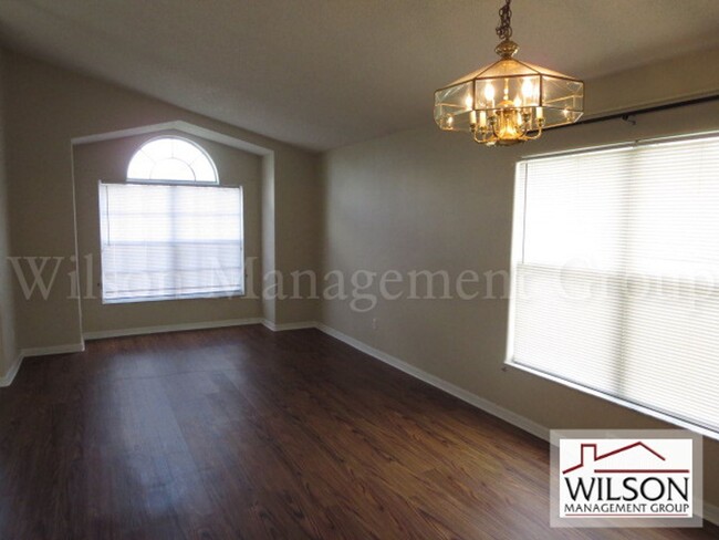 Building Photo - 3 br, 2 bath House - 3215 Crystal Creek Blvd.