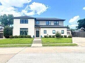 Building Photo - 460 Hidden Valley Dr