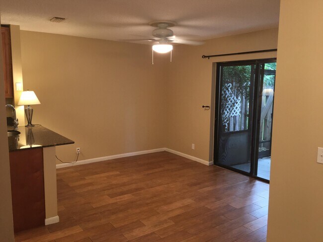 Foto del edificio - 9814 Watermill Cir