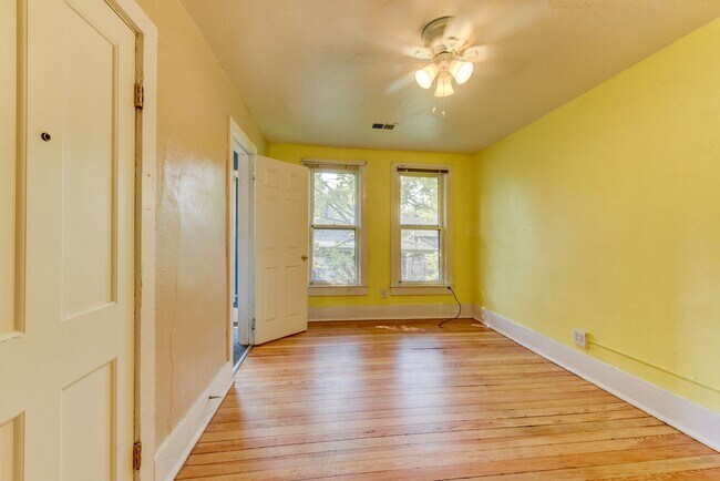 Building Photo - 1537 9th St