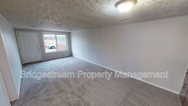 Foto del edificio - 852 Randler Ave