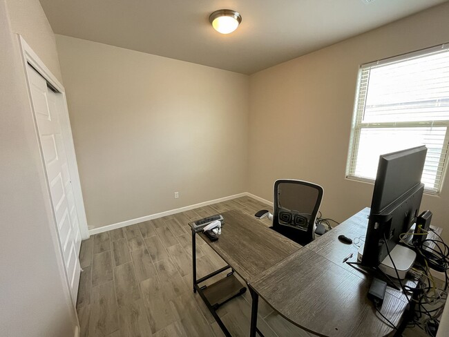 Building Photo - 4549 Red Mountain Cir
