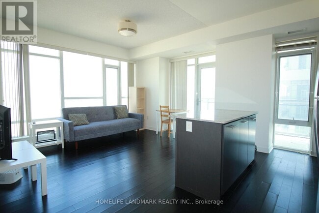 Building Photo - 360 Square One Dr