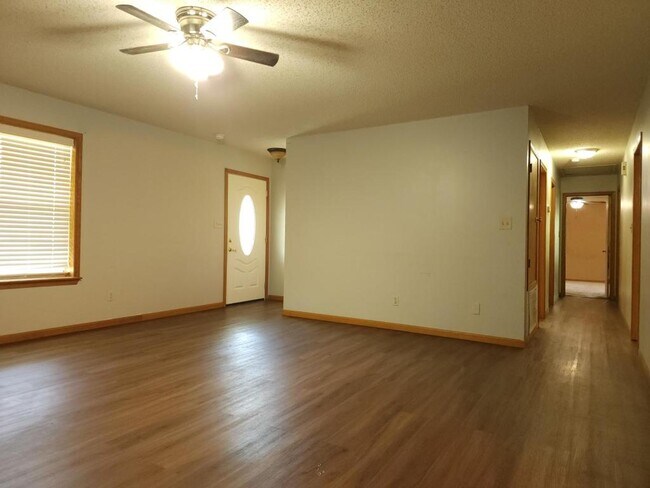 Foto del edificio - 3111 W Perry Rd