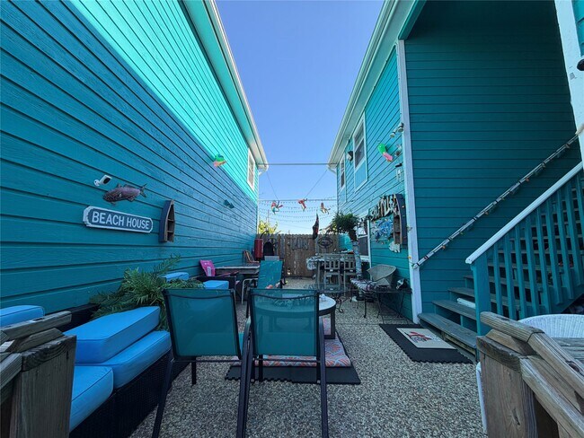 Foto del edificio - 6723 Heards Ln