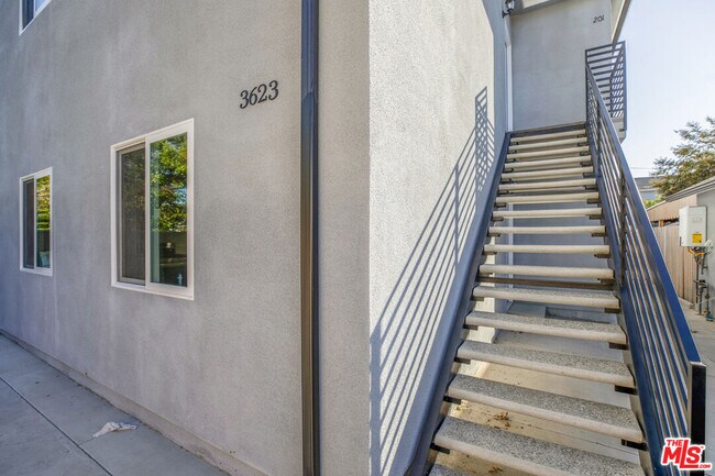 Foto del edificio - 3623 W Victory Blvd