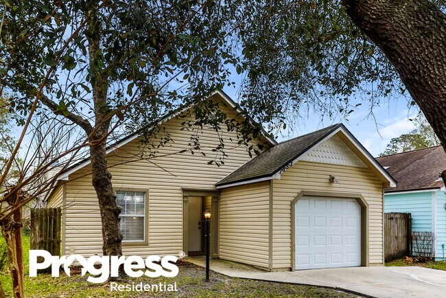 Building Photo - 1853 Alberta Ct N