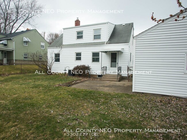 Building Photo - Ideal House in Cuyahoga Falls Available Now!