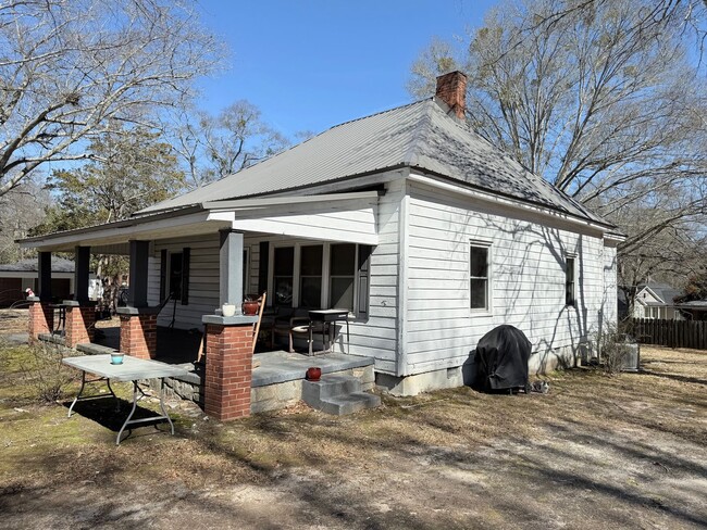 Building Photo - Cozy 2 Bed, 1.5 Bath Home off Whitehead Ci...