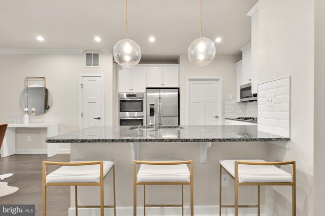 Building Photo - 2220 Red Pine Loop