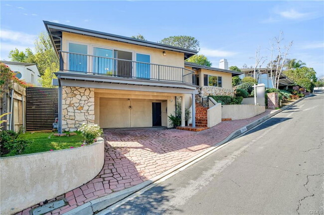 Foto del edificio - 15470 Longbow Dr