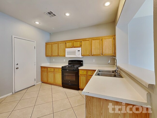 Foto del edificio - 5890 Autumn Harvest Ave