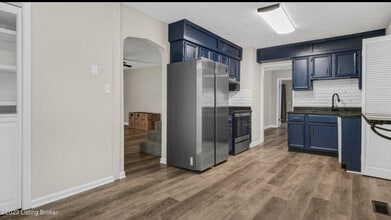 Building Photo - 626 Harris Pl