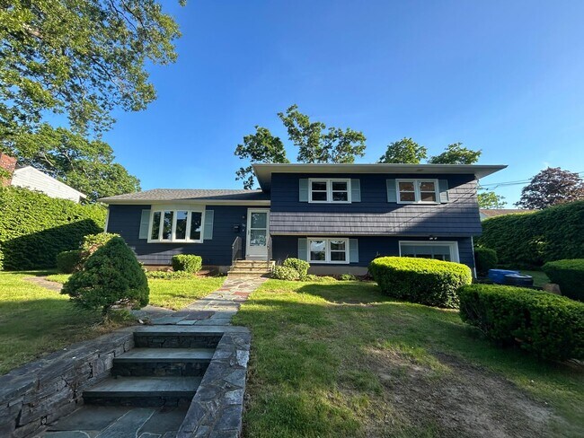 Photo - Great spacious Single Family House