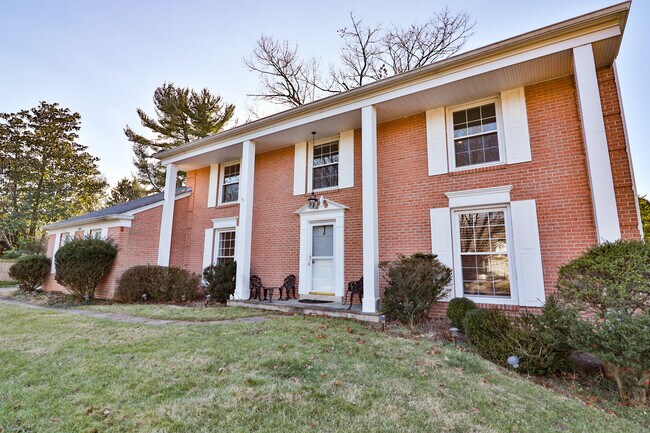 Building Photo - 10820 Pebble Brook Ln